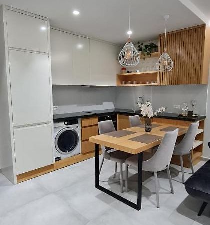 Апартаменты Luxurious Apartament Саранда Экстерьер фото
